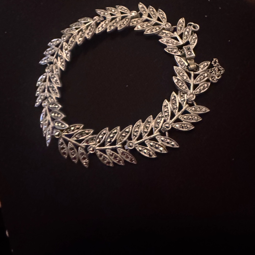 Elegant Vintage Silver Marcasite Leaf Bracelet